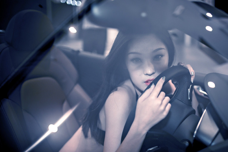 �µ�R8��ģ�ԸбȻ��� �����ǻ� 