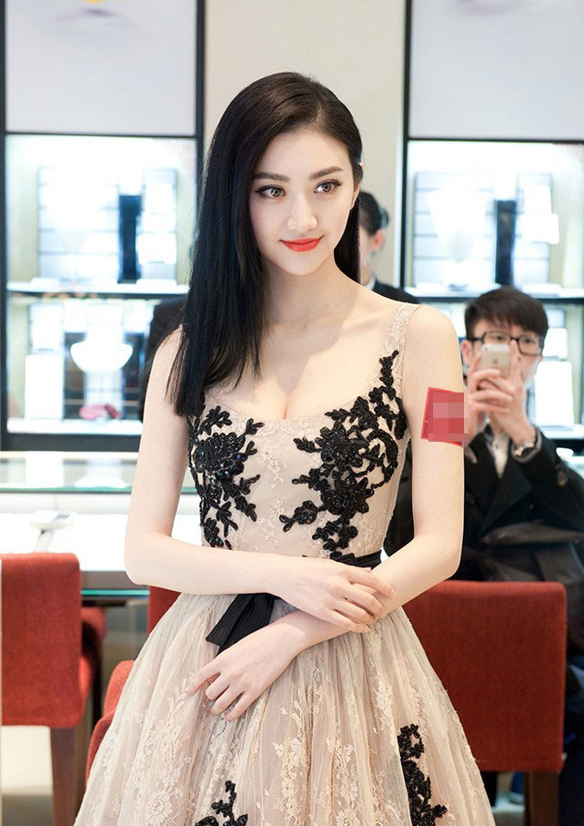 �����Ը����๴���᳡ ���մ���ȹ¶��ҵ��