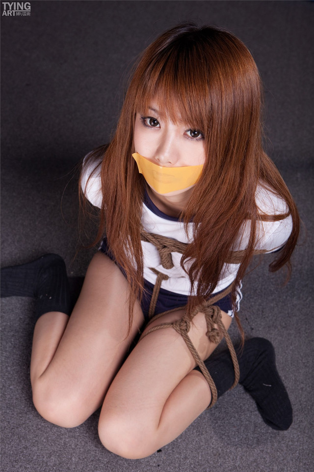 �崿�����д��