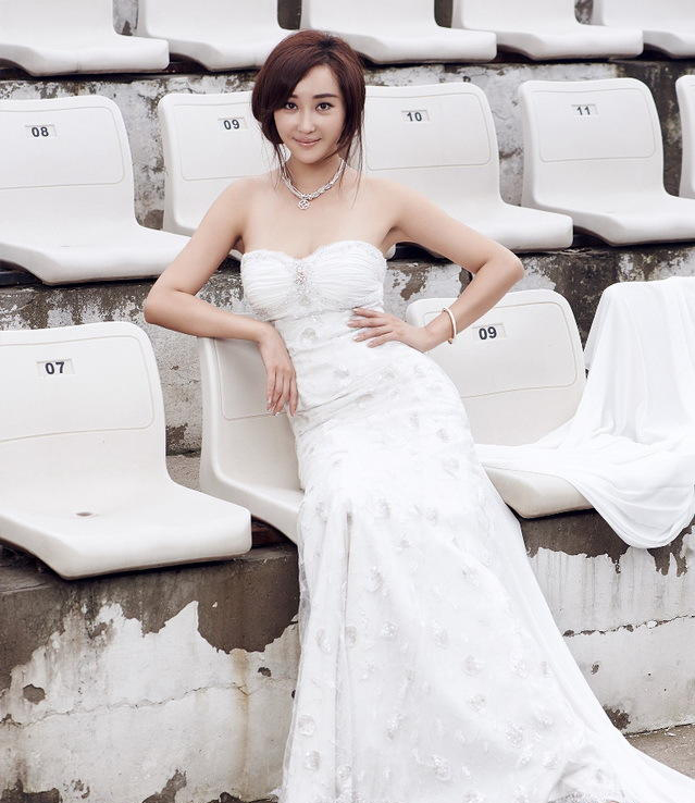 ����Ϫ��ɫ��ȹŮ��д�� ����С¶�Ը�