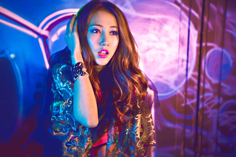 ��΢ЦŮ�����������λý���д�� 