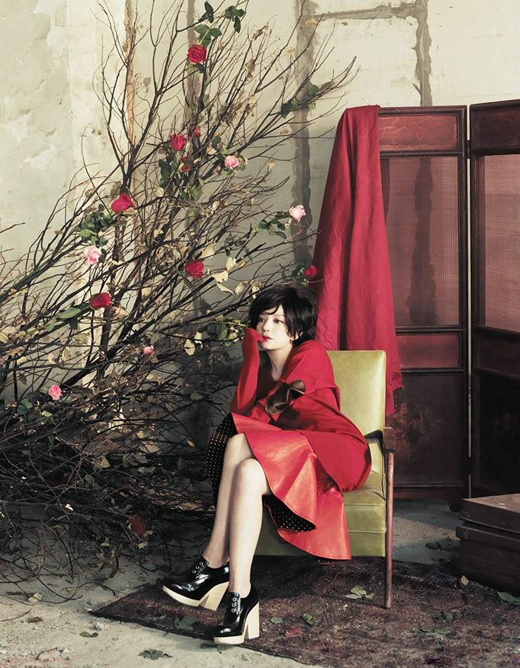 ��ޱ��־��ҹƬ ���޺�װ��Ů����