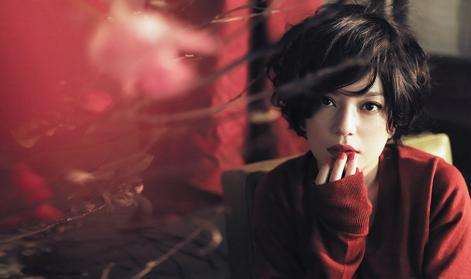 ��ޱ��־��ҹƬ ���޺�װ��Ů����