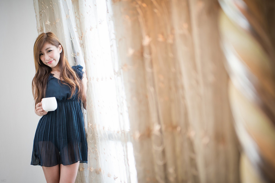 ��ˬ����С¶���ؾ�չ�Ը�˽����  