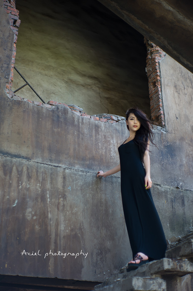 �Ը�ģ�طϾɳ������ݺ�ɫ��ȹ�ջ�  