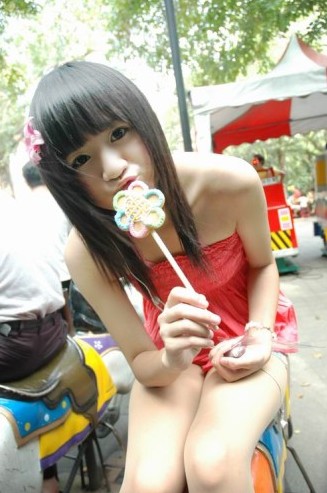 ӣС·��ɫ���ϼ�