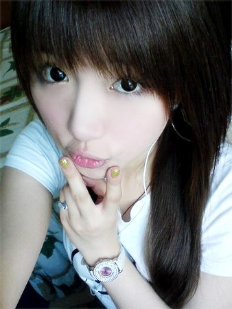 �ഺ��ŮCRO�����