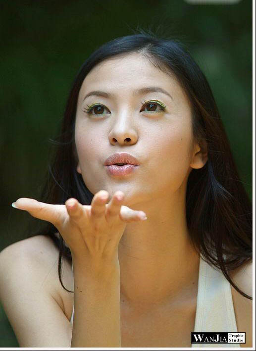 ������ʵ��Ů