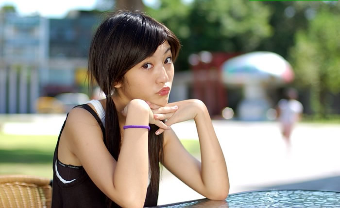 �ɰ��Ĵ��۾�С��Ů�����ഺ