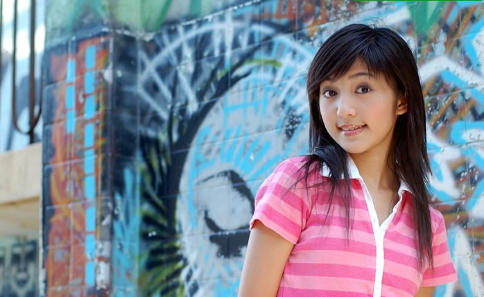 �ɰ��Ĵ��۾�С��Ů�����ഺ