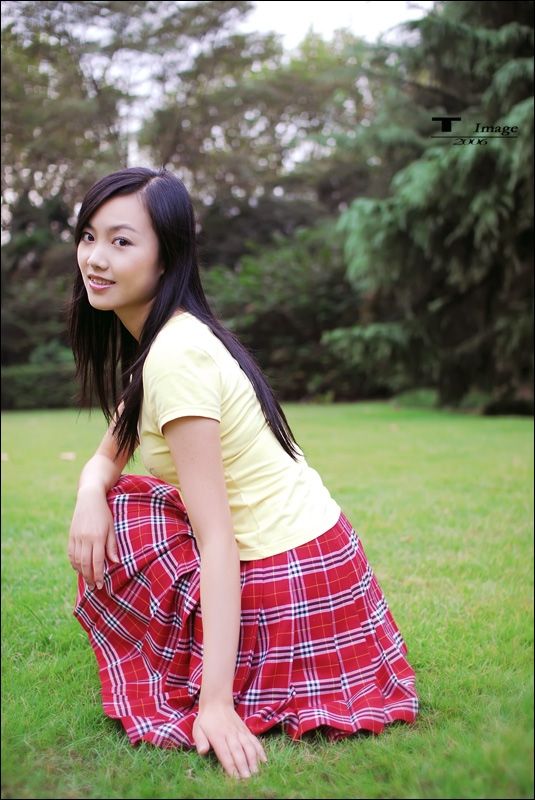 ��ˬ������У԰Ů��