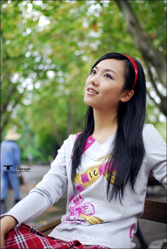 ��ˬ������У԰Ů��