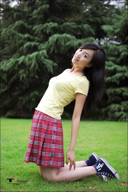 ��ˬ������У԰Ů��