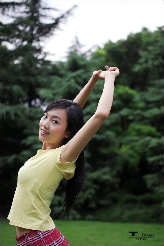 ��ˬ������У԰Ů��