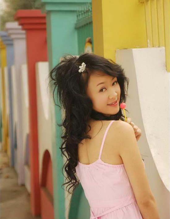 ��׼�İ�������Ů