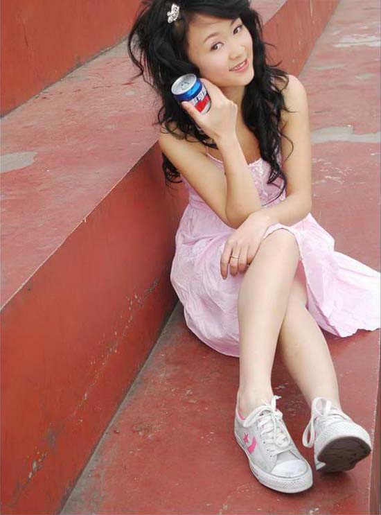 ��׼�İ�������Ů