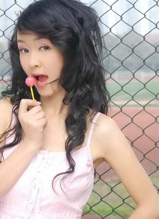 ��׼�İ�������Ů