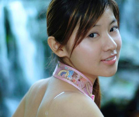 ���۵�������Ů