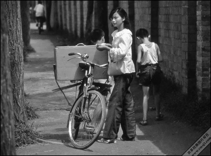 �ڰ���Ƭ����