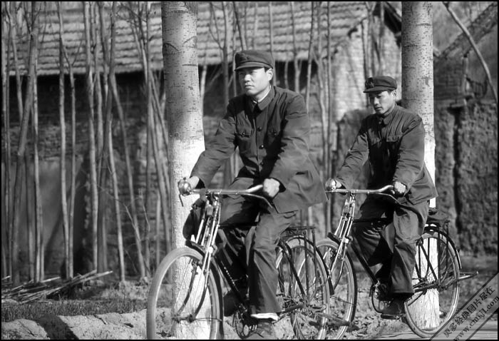 �ڰ���Ƭ����