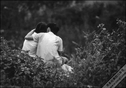 �ڰ���Ƭ����