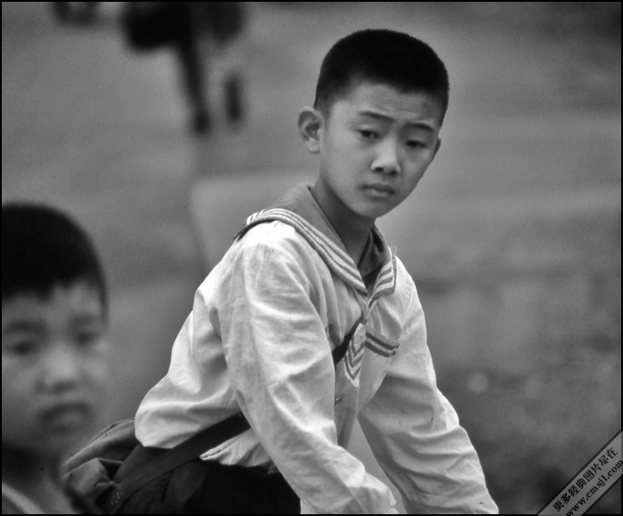 �ڰ���Ƭ����