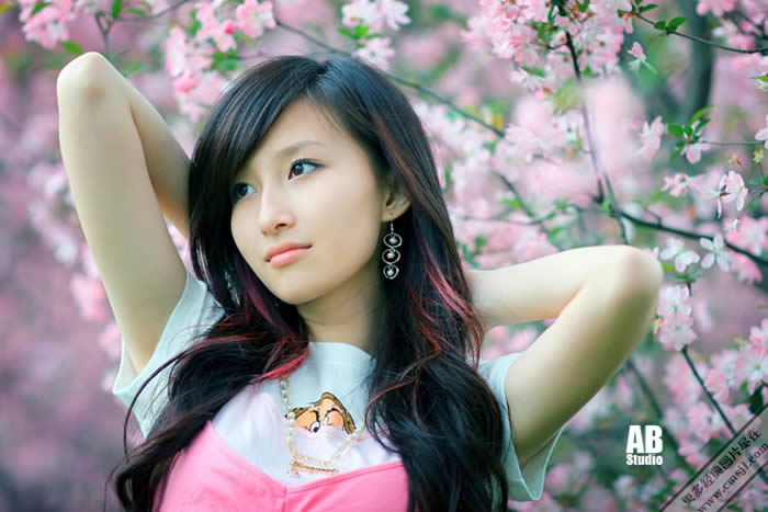 ӵ�������Ů��