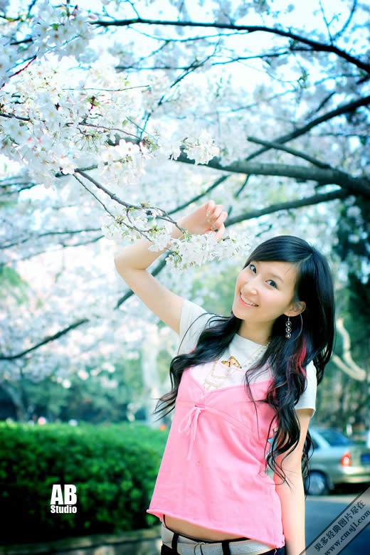 ӵ�������Ů��