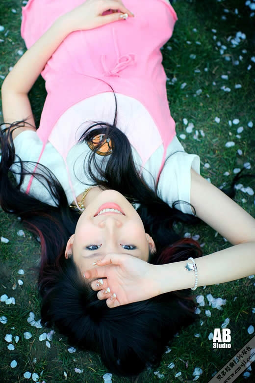 ӵ�������Ů��