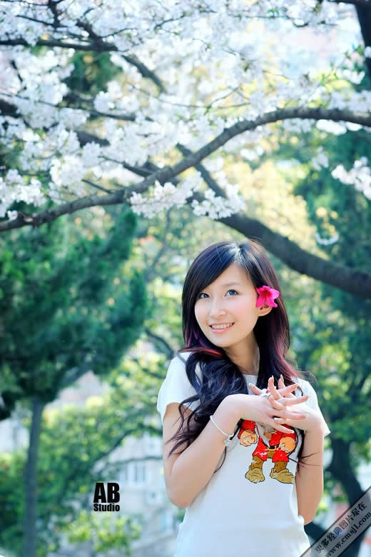 ӵ�������Ů��