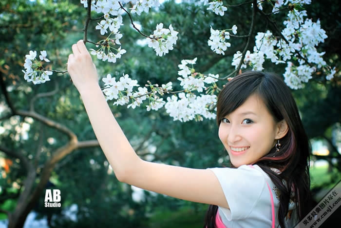 ӵ�������Ů��