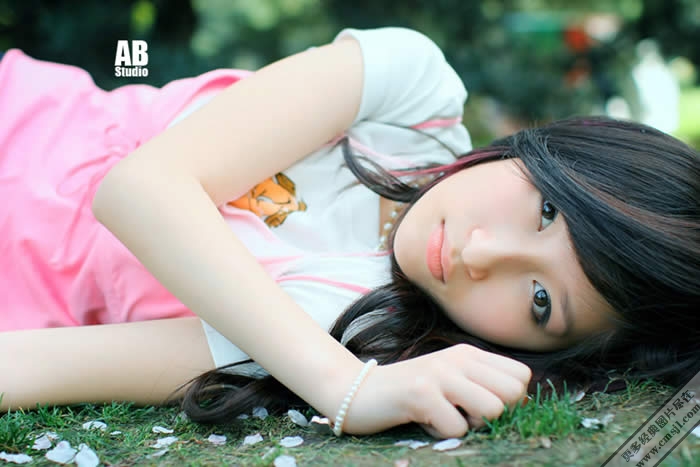 ӵ�������Ů��