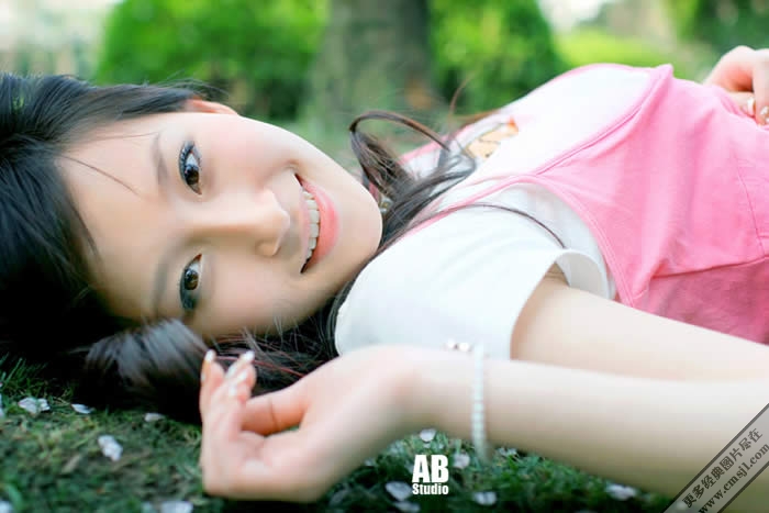 ӵ�������Ů��