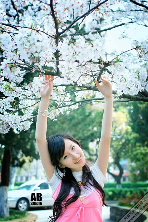 ӵ�������Ů��