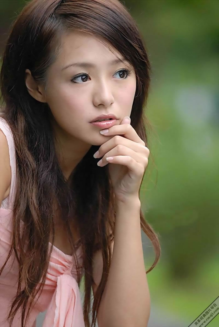 ��ɫ����