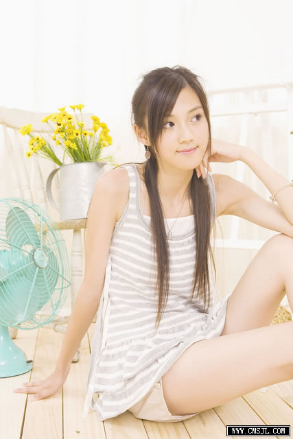 �崿��С��Ů