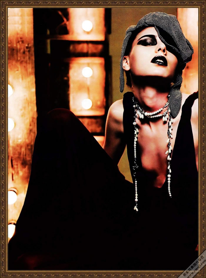 �������