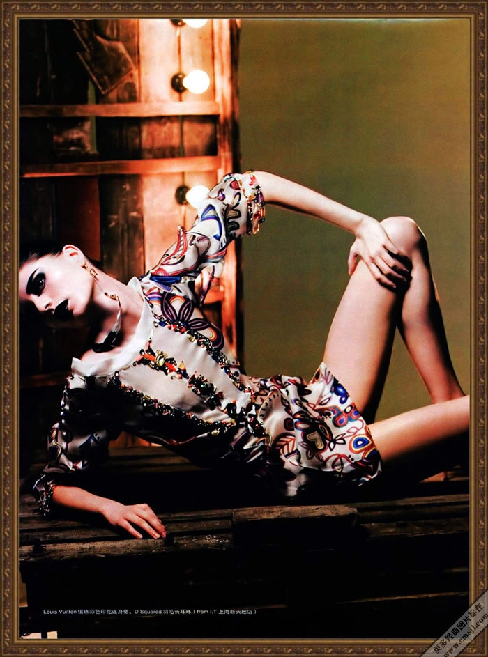 �������