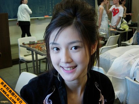 ̨�����紿��У԰��Ů������