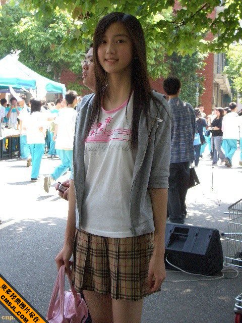 ̨�����紿��У԰��Ů������