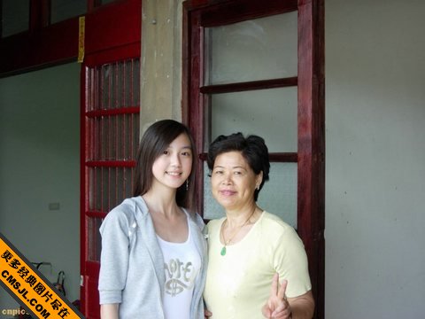 ̨�����紿��У԰��Ů������