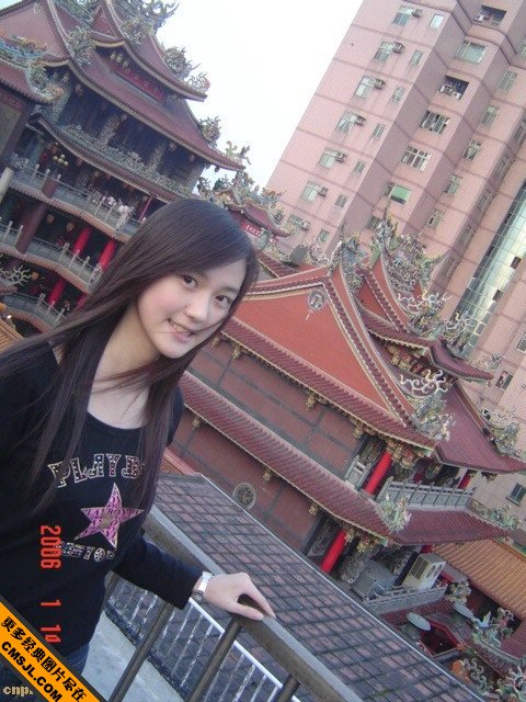 ̨�����紿��У԰��Ů������