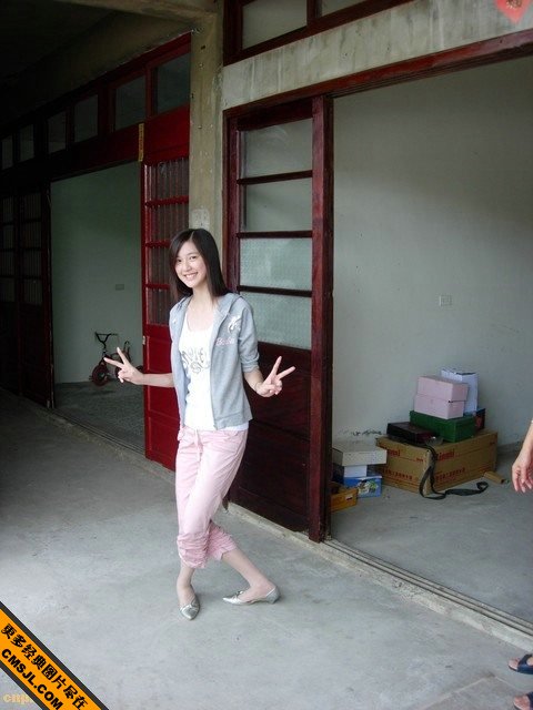 ̨�����紿��У԰��Ů������