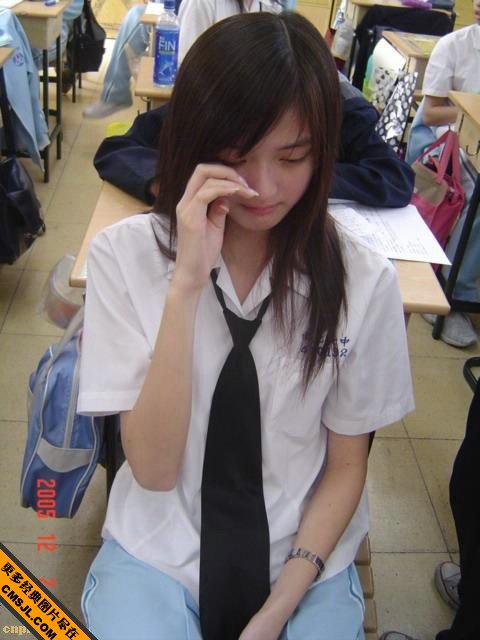 ̨�����紿��У԰��Ů������