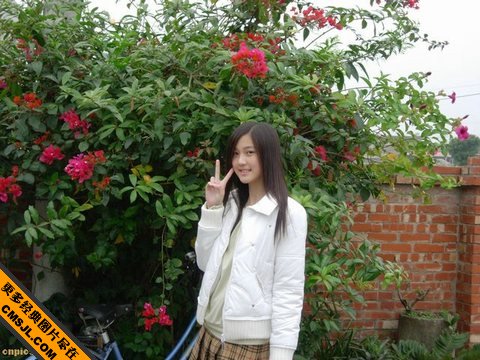 ̨�����紿��У԰��Ů������