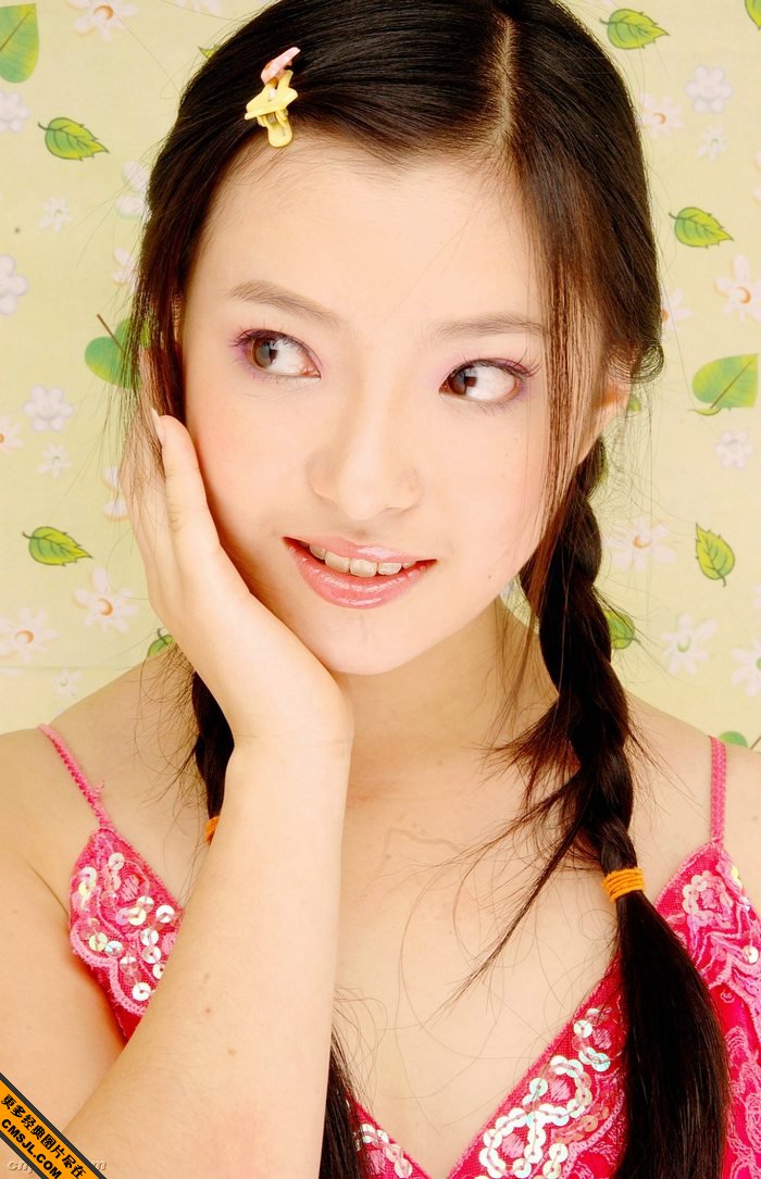 ������Ů�󻨶�һ��Ư��