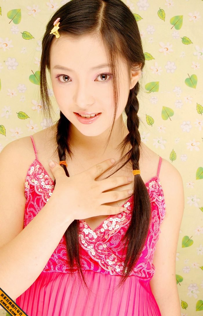 ������Ů�󻨶�һ��Ư��