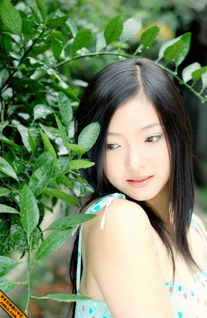 ������Ů�󻨶�һ��Ư��