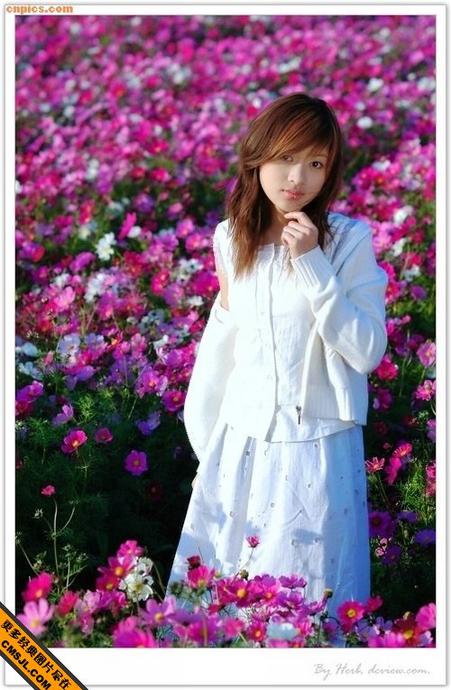 �뻨���޵�����Ư����Ů