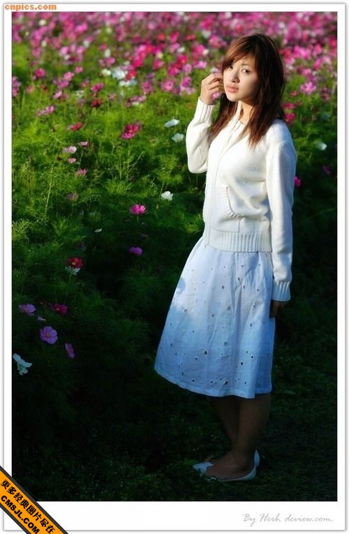 �뻨���޵�����Ư����Ů